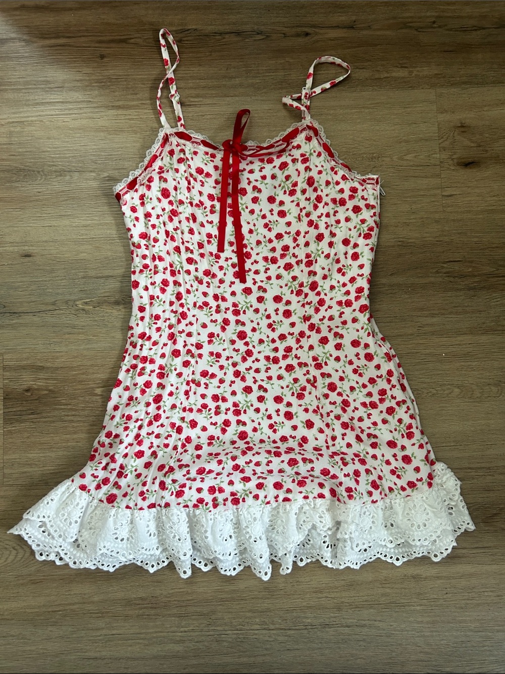 White Floral Lace-Trim Slip mini lace Dress with Red Rose Print